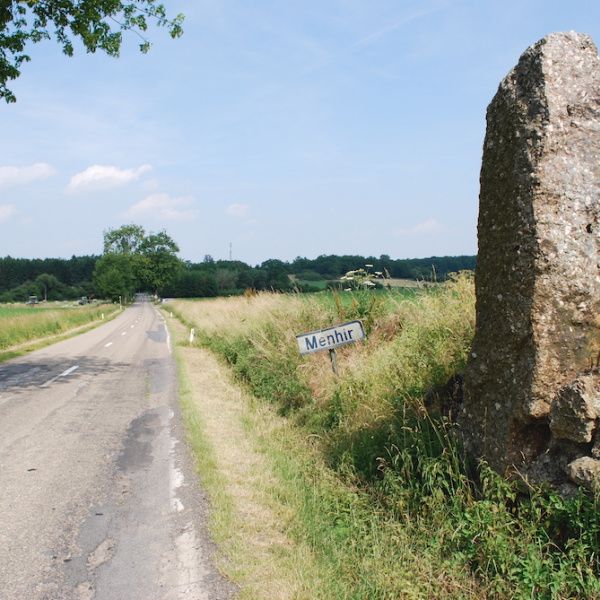 dolmen et menhirs weris