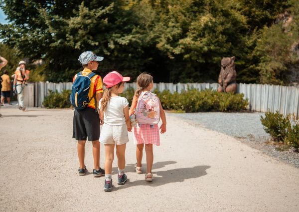 enfants dans un parc d'activités a Durbuy